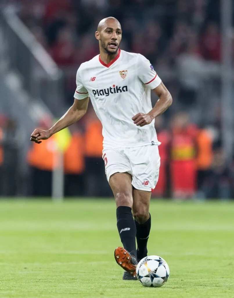Arsenal in talks with Sevilla over £35m buy-out deal for Steven N’Zonzi