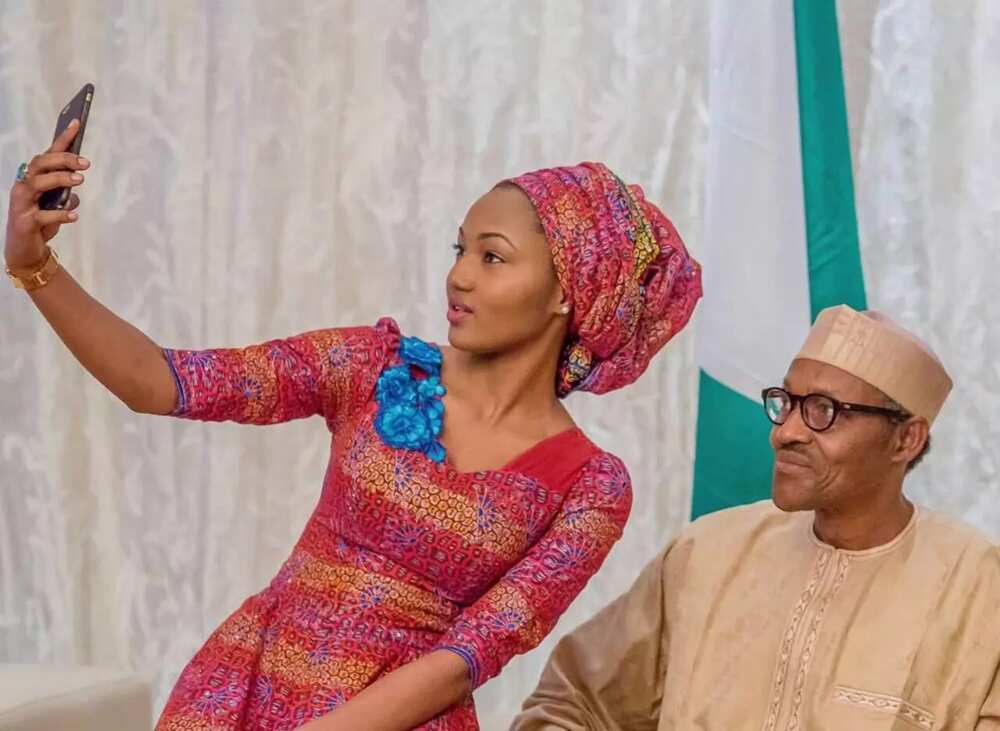 Zahara Buhari ta dauki hoto tare da Baban Ta