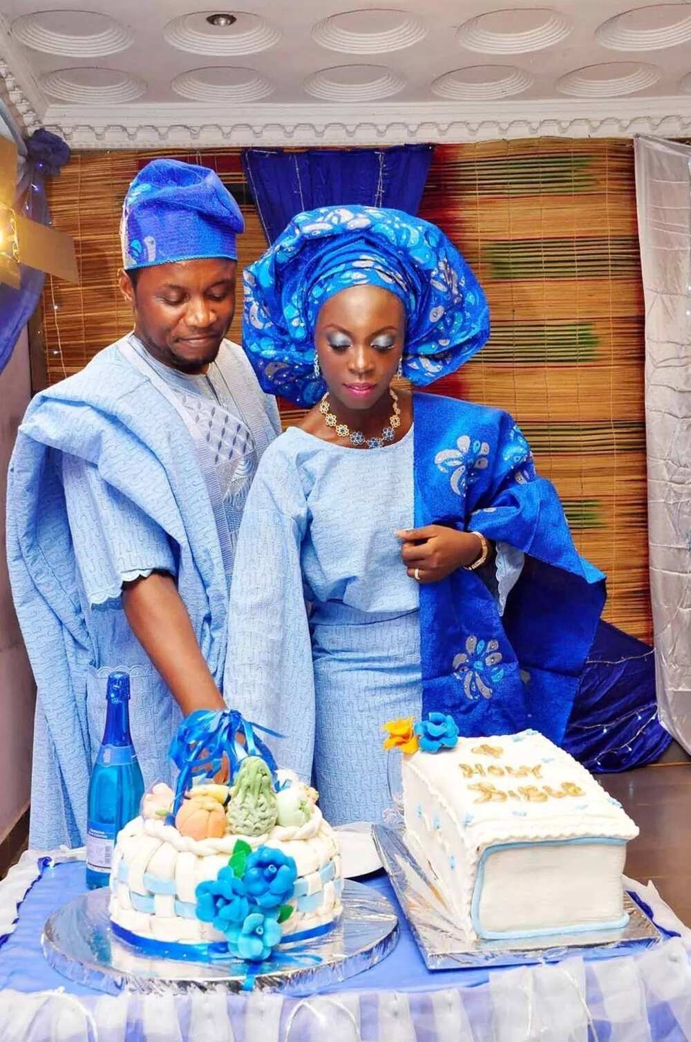 Yoruba wedding cake cutting