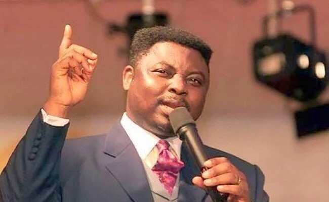 KICC's Pastor Ashimolowo 'begs church members to make dollar donations according to their years on earth (Video)