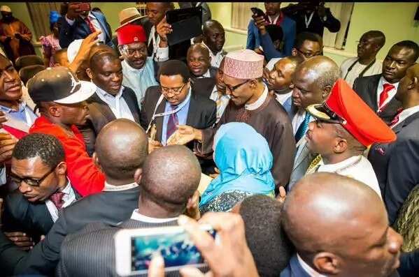 PHOTOS: Buhari Meets Nigerians In South Africa