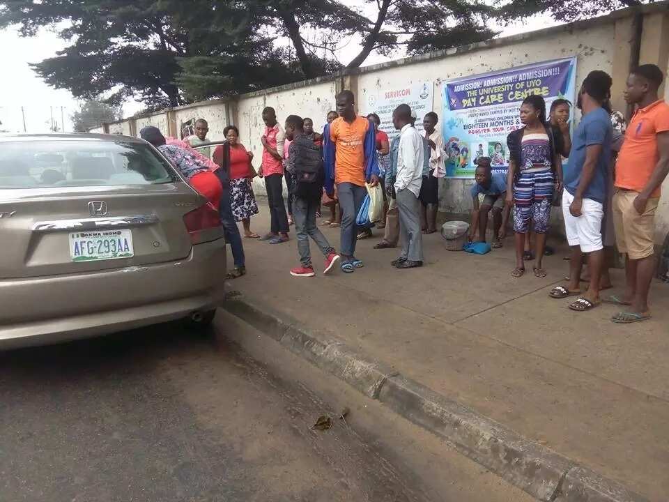 Man gets into trouble after giving girl N1k when she was asking for N20k for TDB Man gets into trouble after giving girl N1k when she was asking for N20k for TDB