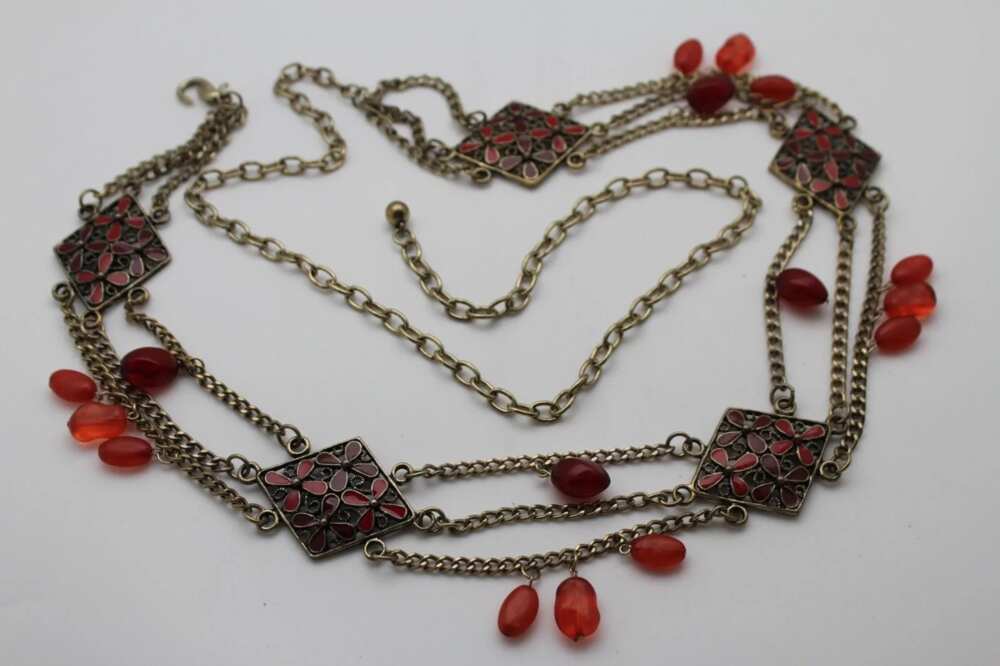 Chains and beads designs