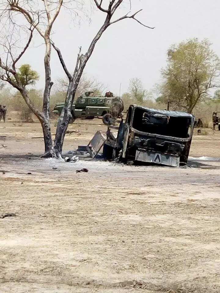 Boko Haram terrorists attack soldiers, 100 lives lost (photos)