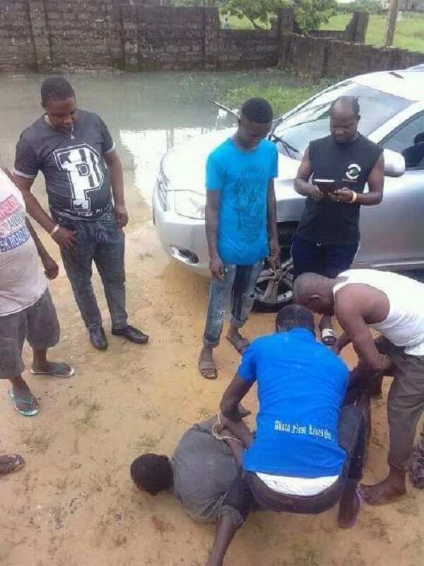 Man caught stealing at church in Warri, Delta state, receives prayers from members (Photos)