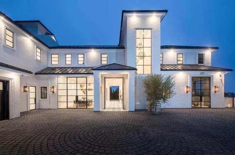 LeBron James buys new mansion in Brentwood for $23M (photos)