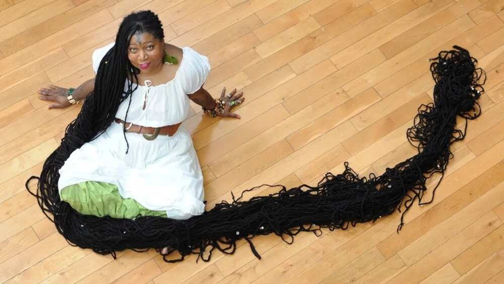 Longest hair in the world -the USA Longest hair in the world -the USA