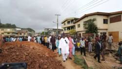 Amosun deploys cabinet members to join in clearing debris caused by flood