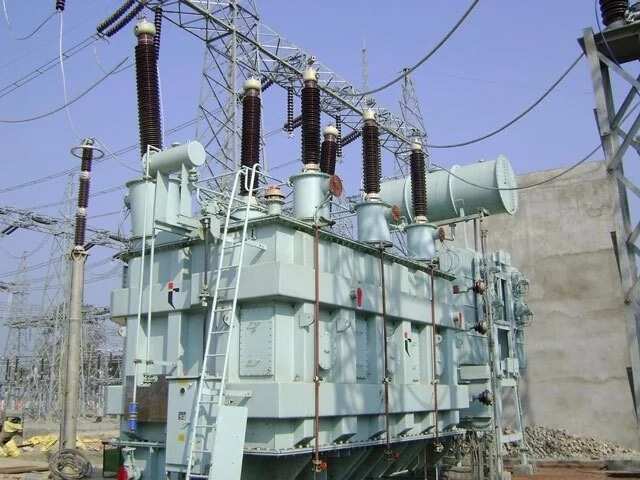 Electricity Distribution Companies, Nigerians per hour