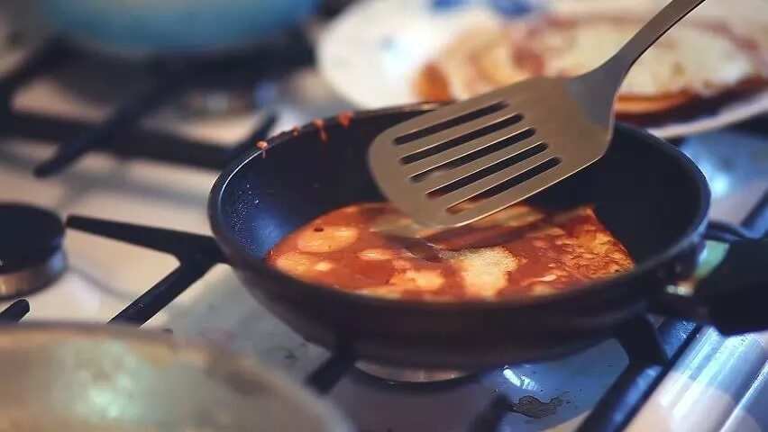 How to make pancakes without flour and baking powder frying on pan