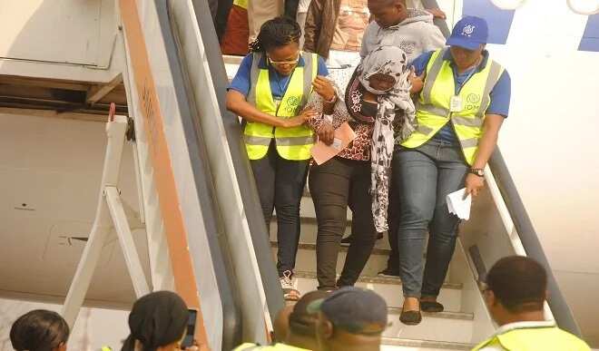 Nigerians deported from Libya arrive Lagos airport singing praises (photos)