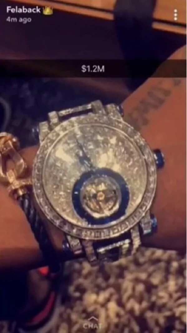 Wizkid flaunts a N439m wristwatch on Snapchat