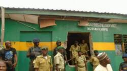 "Any prison officer that cannot shoot to kill should be replaced," FG says