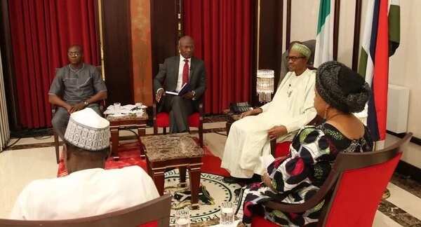 Buhari Hosts First Media Chat