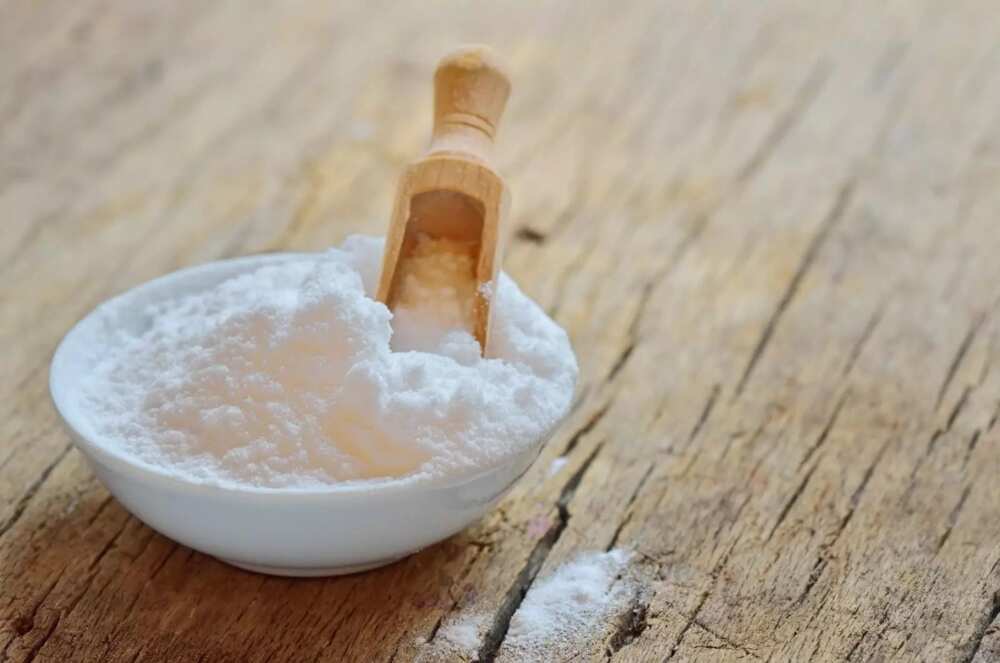 How to use baking soda for hair growth?