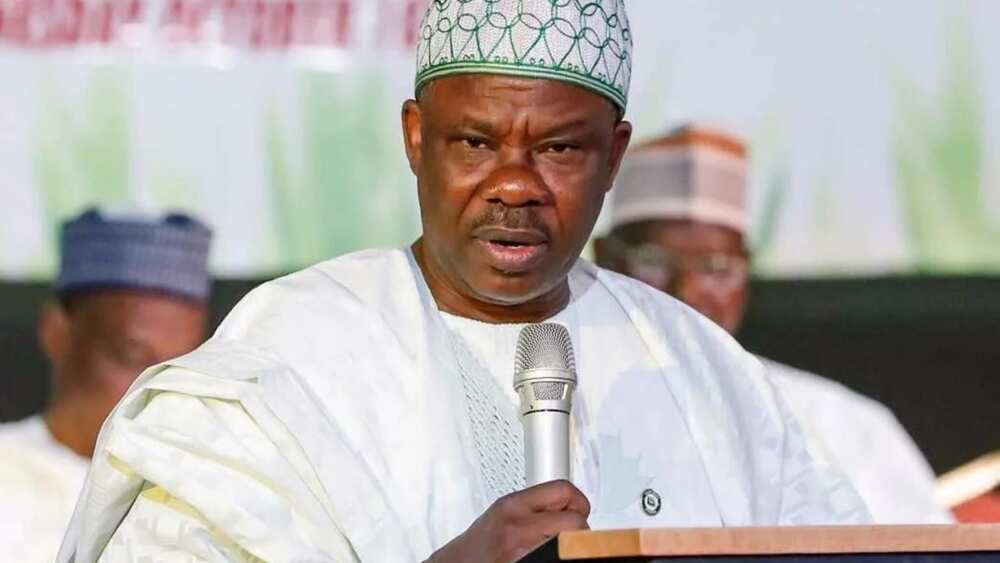 Sam Adams Oshiomhole bai yi mana adalci a Jam’iyyar APC ba – Amosun