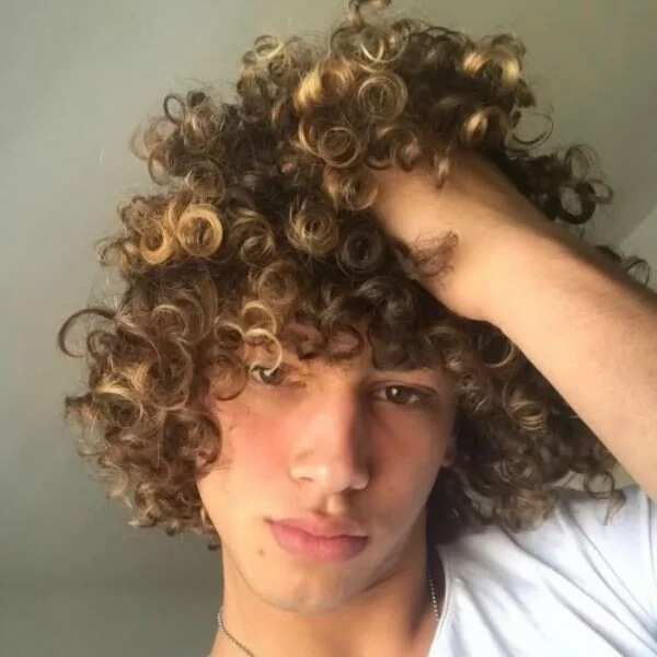 Trendy Afro hairstyles for men in 2018