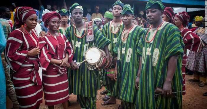 complete-yoruba-traditional-wedding-attire-in-aso-oke-in-2021