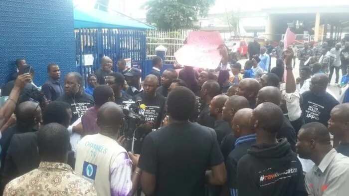 Sura MSMEs storm EKDC office, protest poor power supply