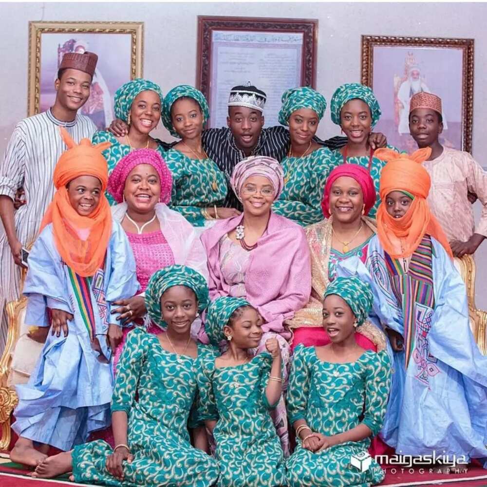 Emir of Kano Sanusi Shows Off His Wives & Children