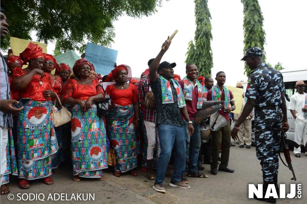 Anambra polls: Senator Andy Uba leads over 40 senators to pick up APC ticket (photos)