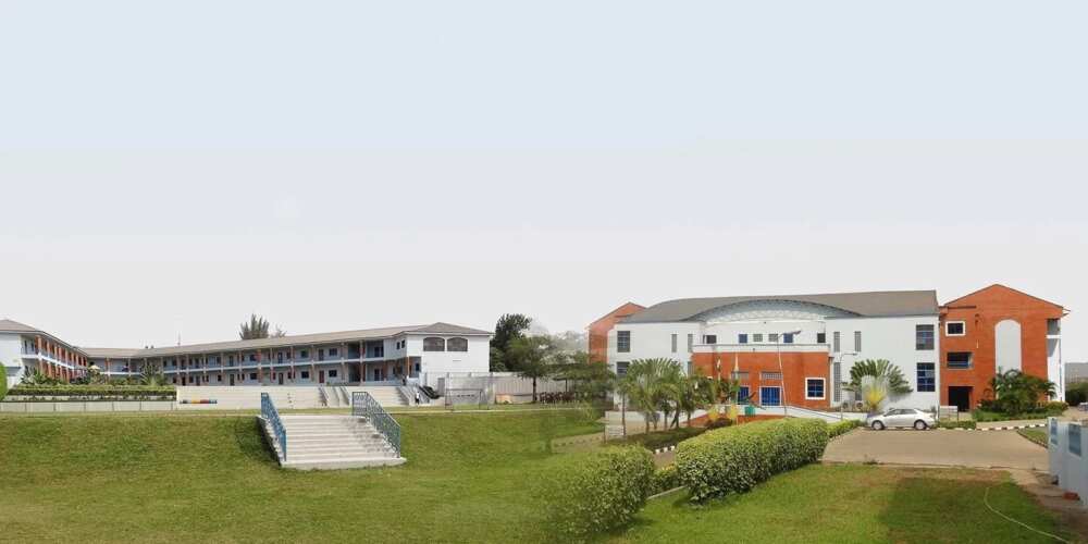 Bloombreed High School Bloombreed High School