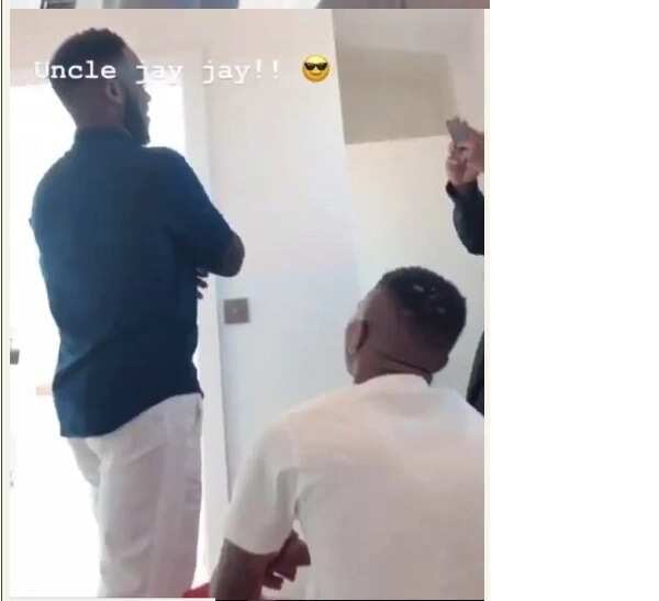 Jay Jay Okocha Chilling With Wizkid In His London Home Legit Ng