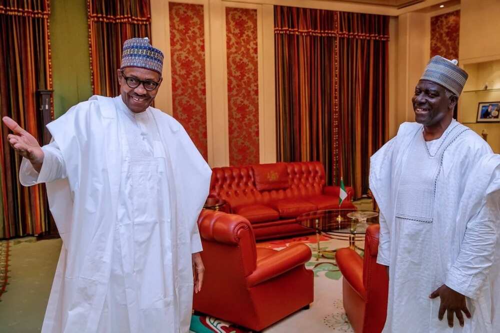 Sabon shugaban hukumar tsaro ta DSS ya ziyarci Buhari, hotuna Sabon shugaban hukumar tsaro ta DSS ya ziyarci Buhari, hotuna