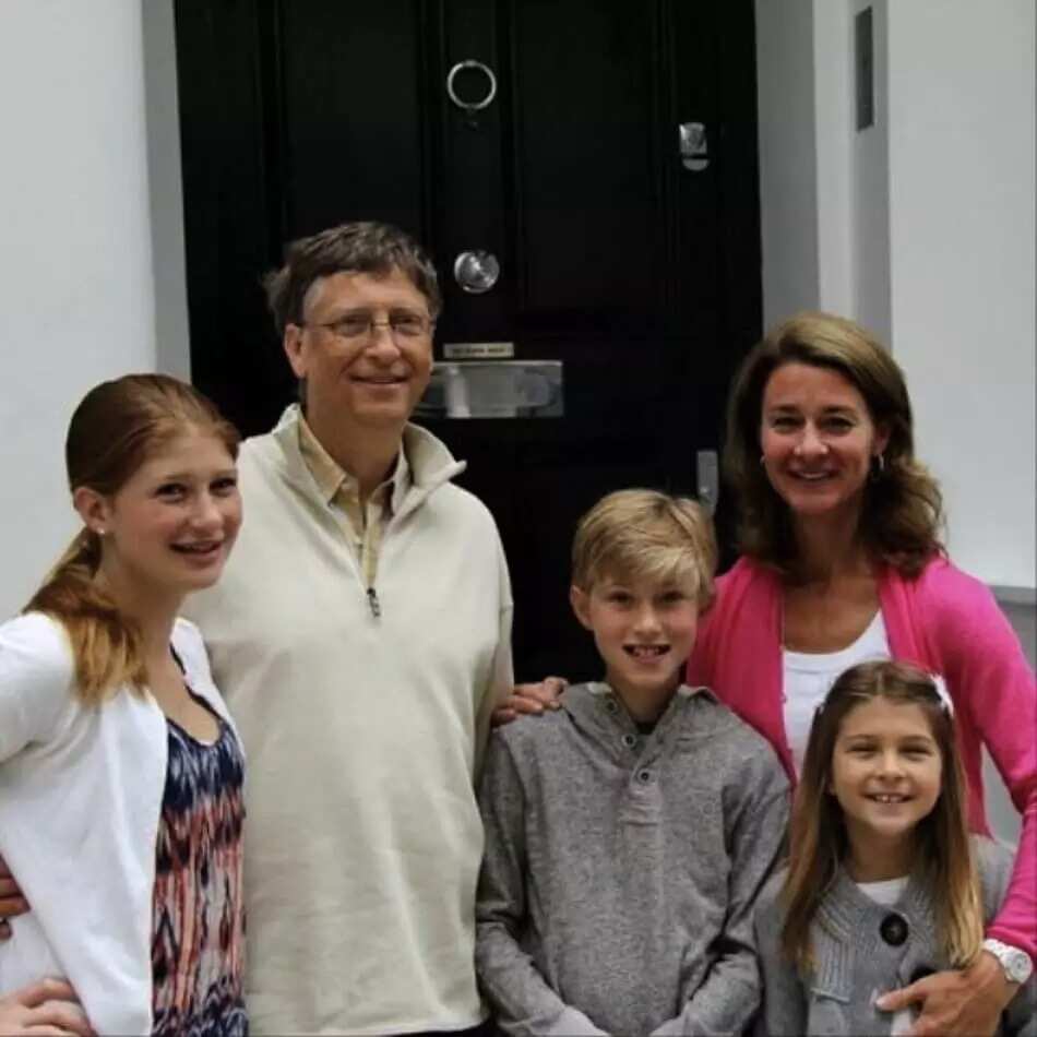 Bill Gates ya hana yaran sa su rike wayar salula Bill Gates ya hana yaran sa su rike wayar salula