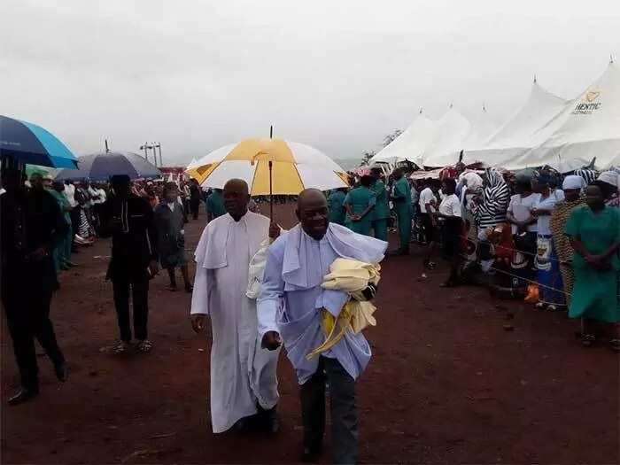 Tears as Benue buries 2 Catholic priests, 17 parishioners allegedly killed by suspected herdsmen (photos)