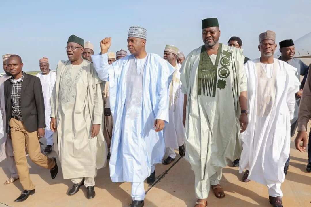 2023: Magoya bayan Saraki suna bin Jihohin Arewa, suna rabawa Manoma kayan gona