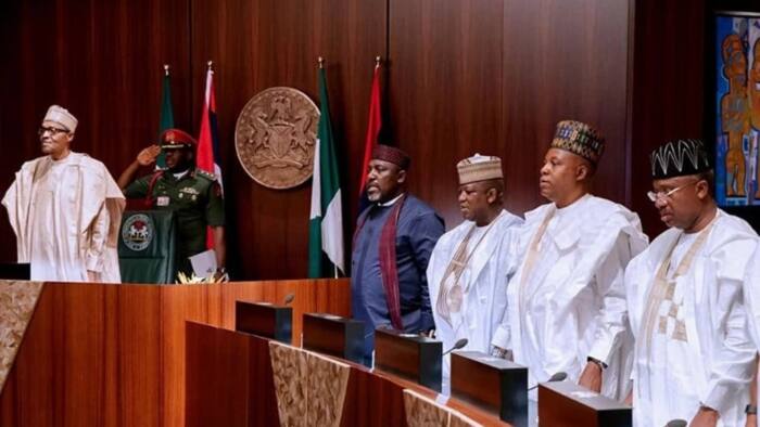 Just in: Buhari, 7 APC governors meet in Aso Rock