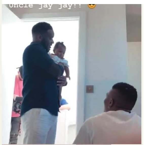 Jay Jay Okocha Chilling With Wizkid In His London Home Legit Ng