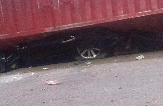 PHOTOS: Trailer Skids On Ojuelegba Bridge, Lands On Cars