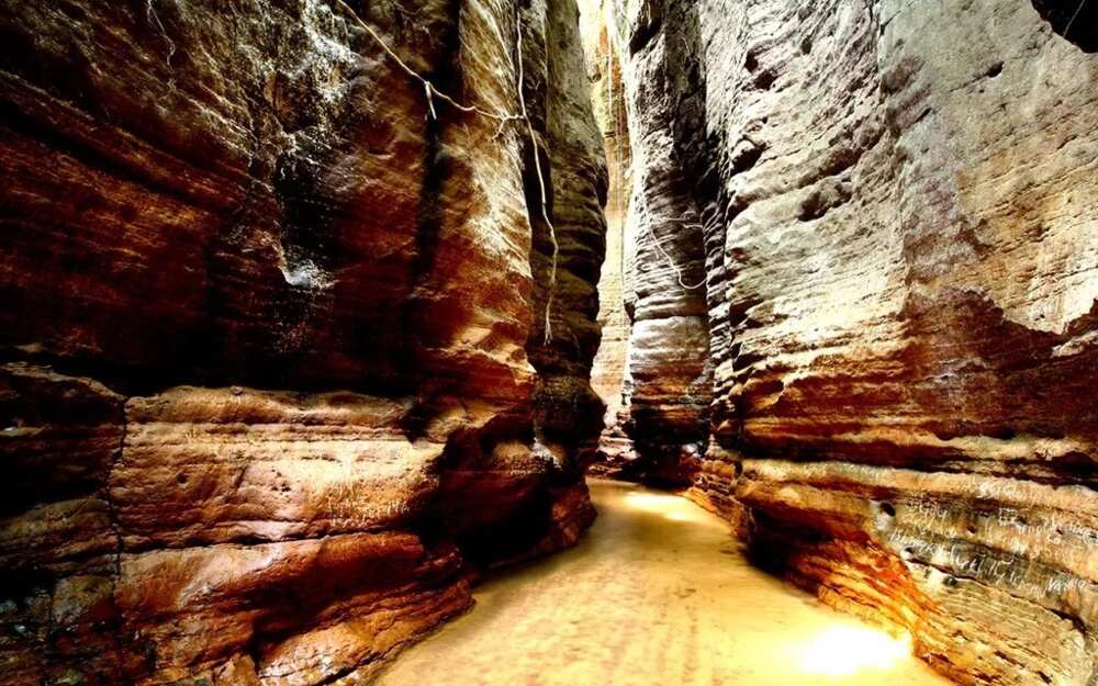 Awhum Waterfall and Cave Awhum Waterfall and Cave