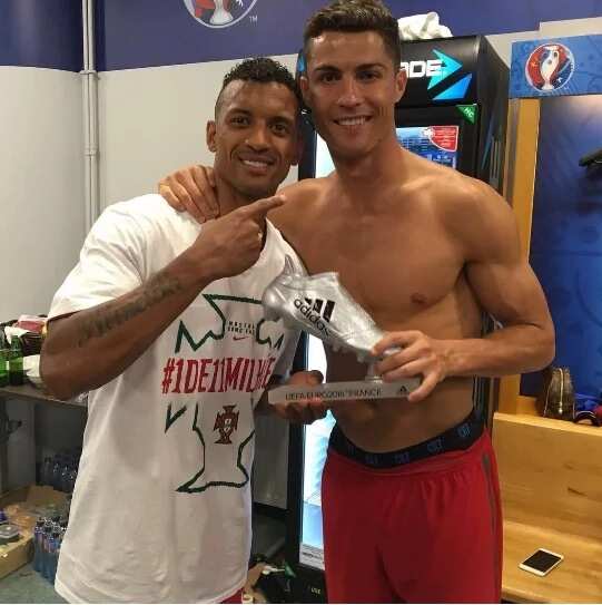 Ronaldo ya baiwa Nani kyautar takalmin azurfan Euro 2016