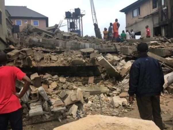 Corps member, 5 others trapped as building collapses in Owerri, Imo state (photos)