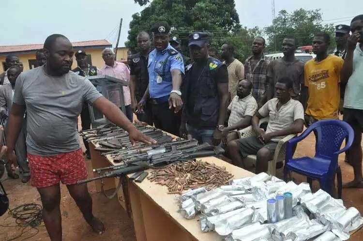 Cikin Hotuna: Masu Garkuwa da Mutane sun shiga hannun hukumar 'Yan sanda a jihar Benuwe Cikin Hotuna: Masu Garkuwa da Mutane sun shiga hannun hukumar 'Yan sanda a jihar Benuwe