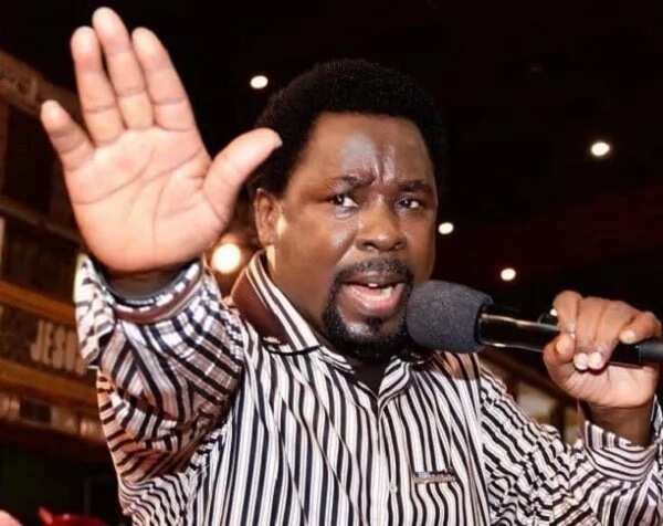 TB Joshua donates N6m to deportees who returned to Nigeria (Photos)