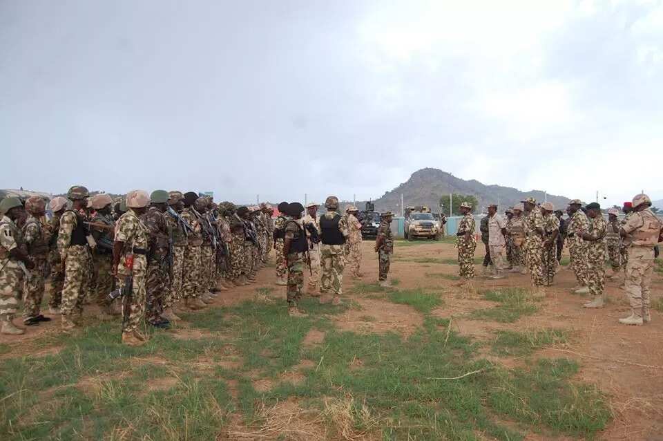 PHOTO Report: Chief Of Army Staff Meets Troops At The Frontline