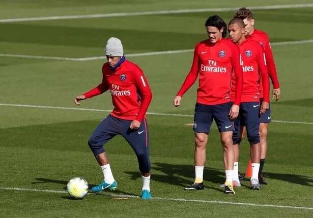 Neymar and Edinson Cavani pictured training together after PSG superstars' penalty row