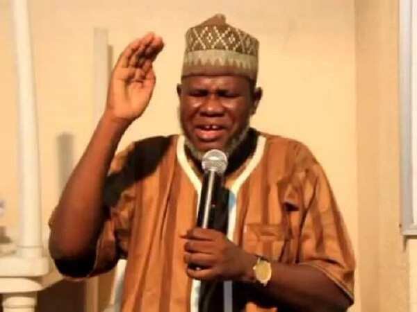 Sheikh Mabera ya yi alwashin kai wani fasto kotu domin danganta Yesu Almasihu da Allah Sheikh Mabera ya yi alwashin kai wani fasto kotu domin danganta Yesu Almasihu da Allah