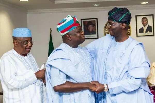 PHOTOS: Ambode Receives Hand-Over Notes From Fashola