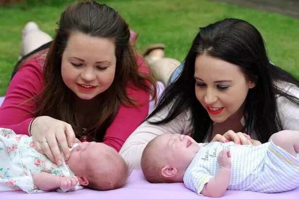 Twin Sisters Give Birth On The Same Day (PHOTOS)