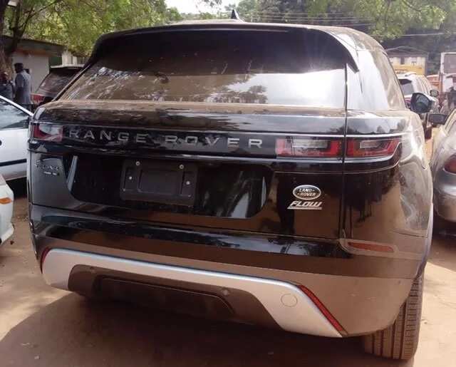 Nigeria Customs discovers abandoned N51m Range Rover SUV in Ogun