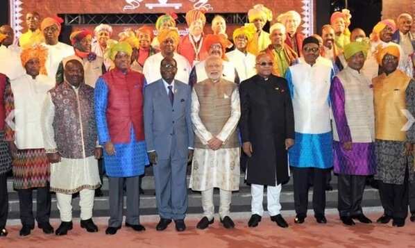 Mugabe Ditches Indian Attire At India-Africa Forum Summit