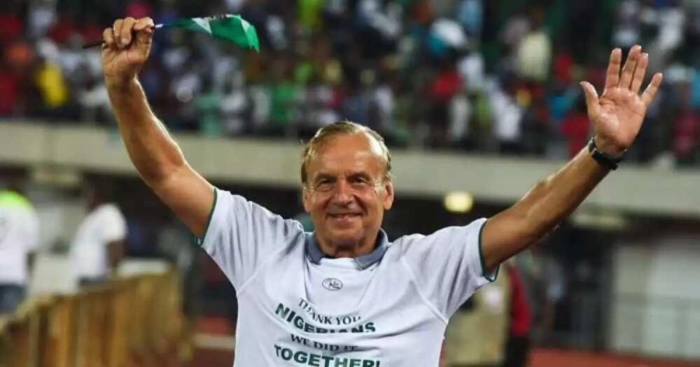 Kocin Super Eagles, ya haramtawa 'yan wasan kwallon Najeriya soyayya da budurwansu, yayin wasan World Cup