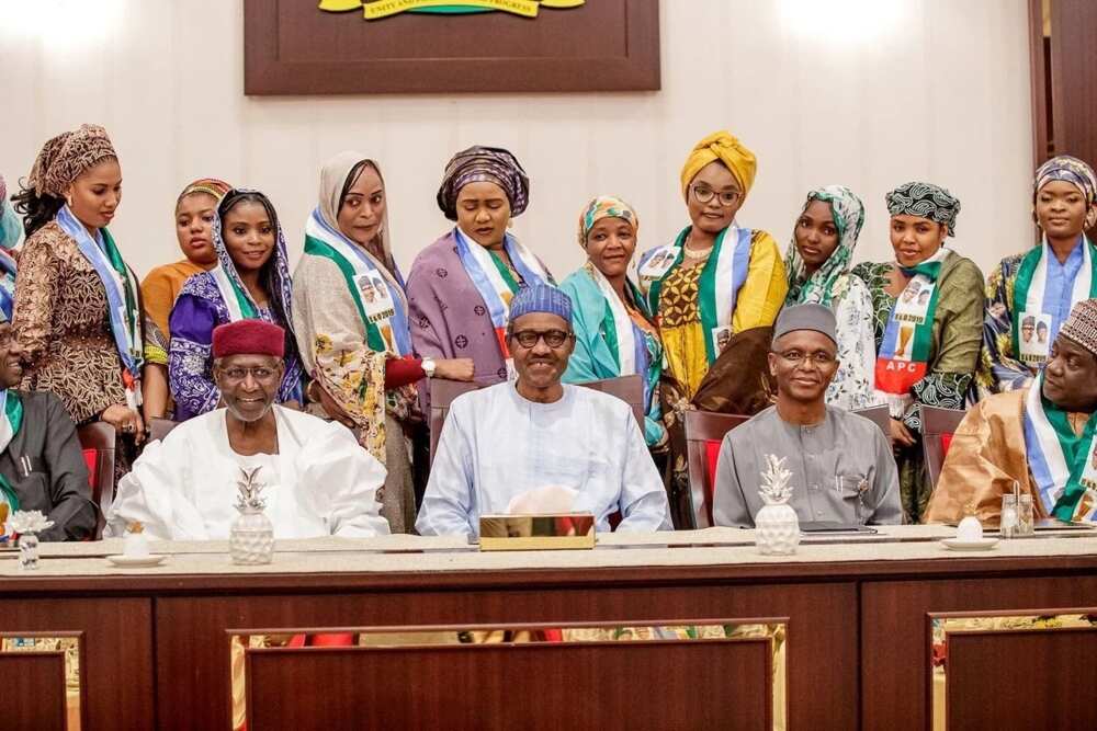 Buhari ya aminta da ba masana'antun waka da fim tallafin N7bn Buhari ya aminta da ba masana'antun waka da fim tallafin N7bn