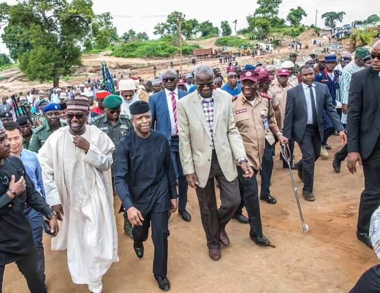 Osinbajo visits Niger State to assess collapsed bridge