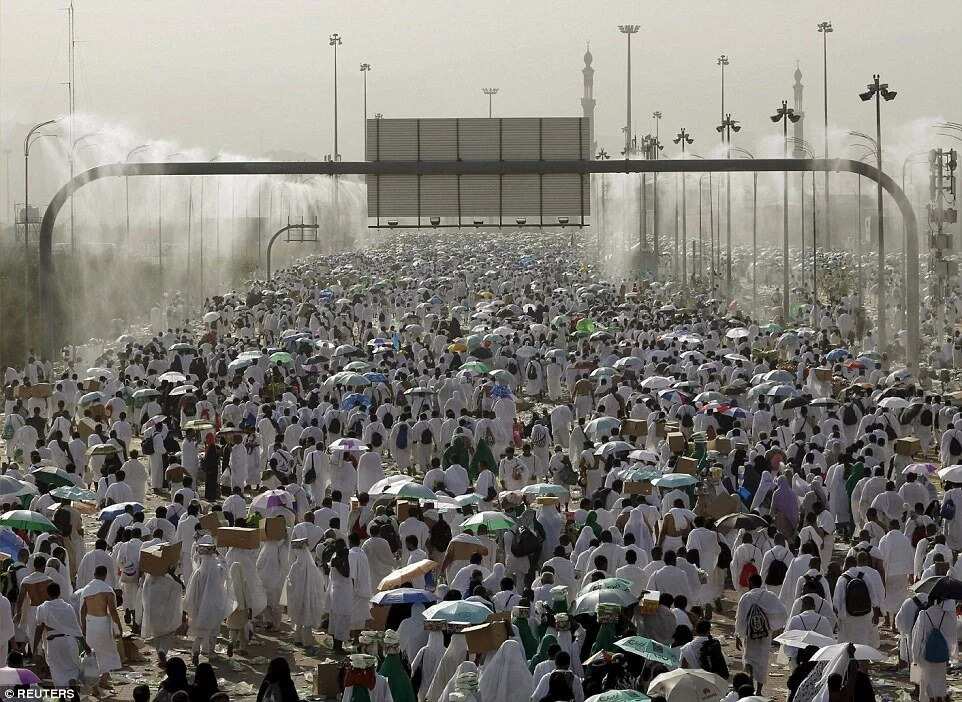 Muslims Gather At Mount Arafat To Mark Peak Of Hajj 2015
